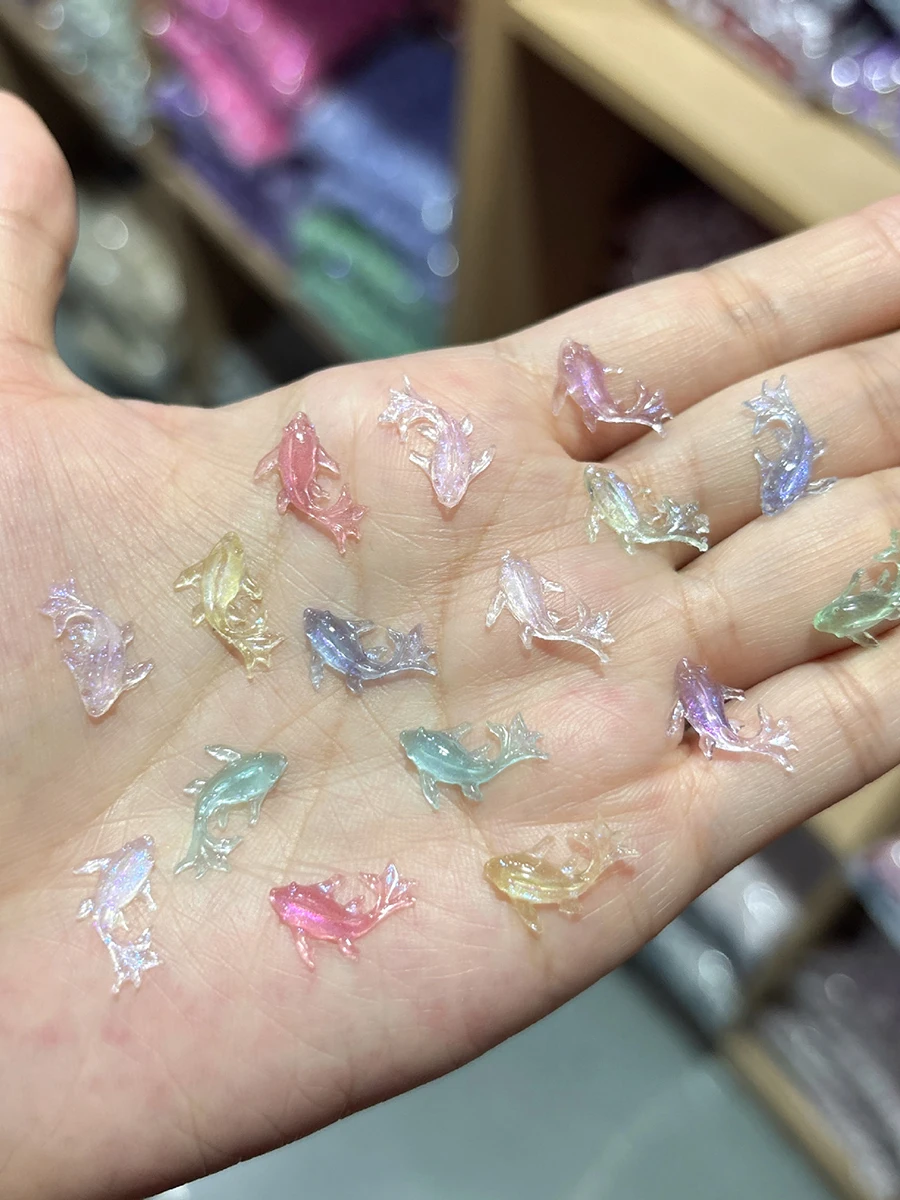 100-teiliges Mini-Nagelkunst-Dekorationsset mit Ozean-Tier – bezaubernde Harz-Fische und Quallen-Strasssteine mit flacher Rückseite, DIY-Nagelkunst-Dekor,