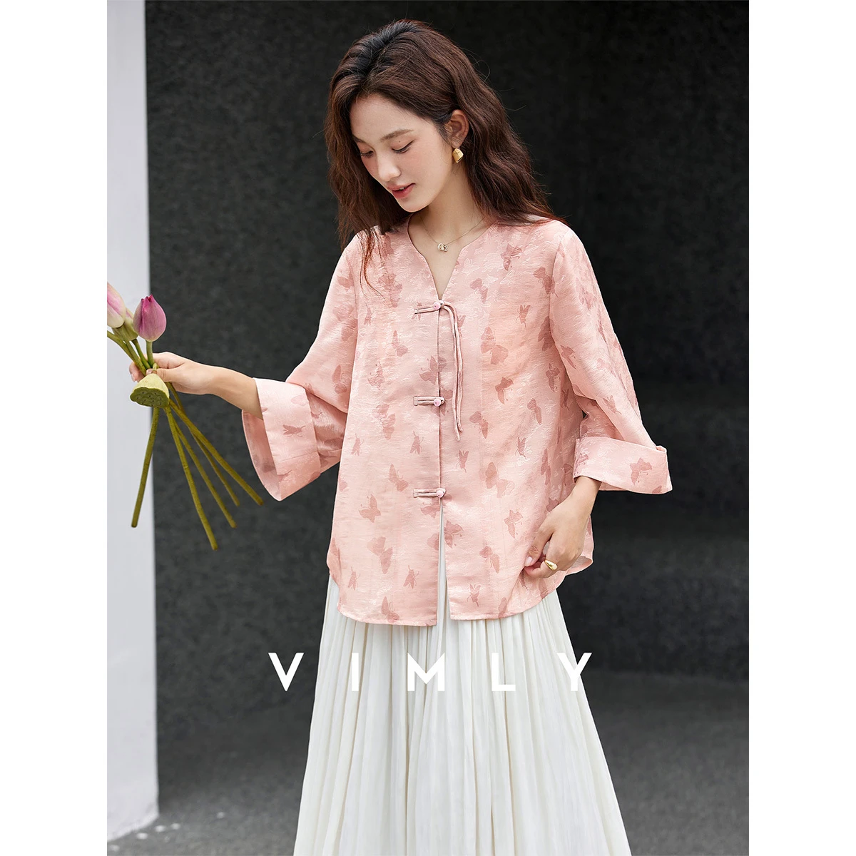 

Женская рубашка Vimly в китайском стиле, осень 202, блузка с длинными рукавами и v-образным вырезом и принтом бабочки, элегантная темпераментная верхняя одежда A2953