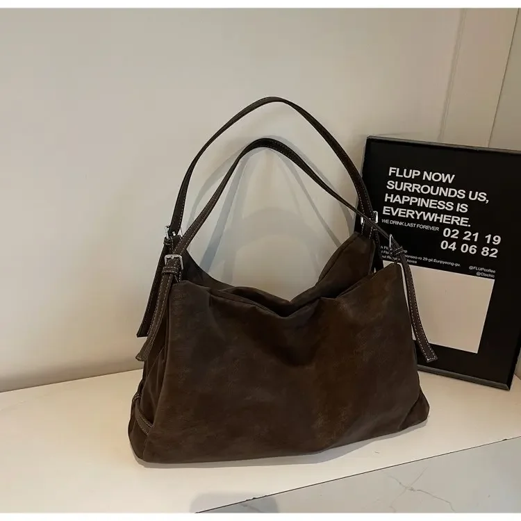 CEEKAY Damen Hobo-Tasche, dunkelbraun, Wildleder-Textur, große Schulterhandtasche, seitliches Schnallendetail, Reißverschluss, für den täglichen Pendelverkehr, lässig – Detail 28