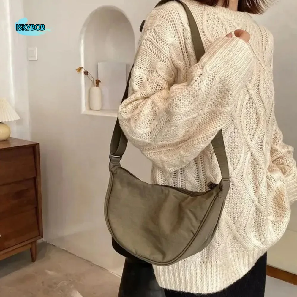 

Large Capacity Nylon Hobos Bag Solid Color Vintage Style Messenger Bag Simple Design Cotton Filled Half Moon Bag Female Handbag