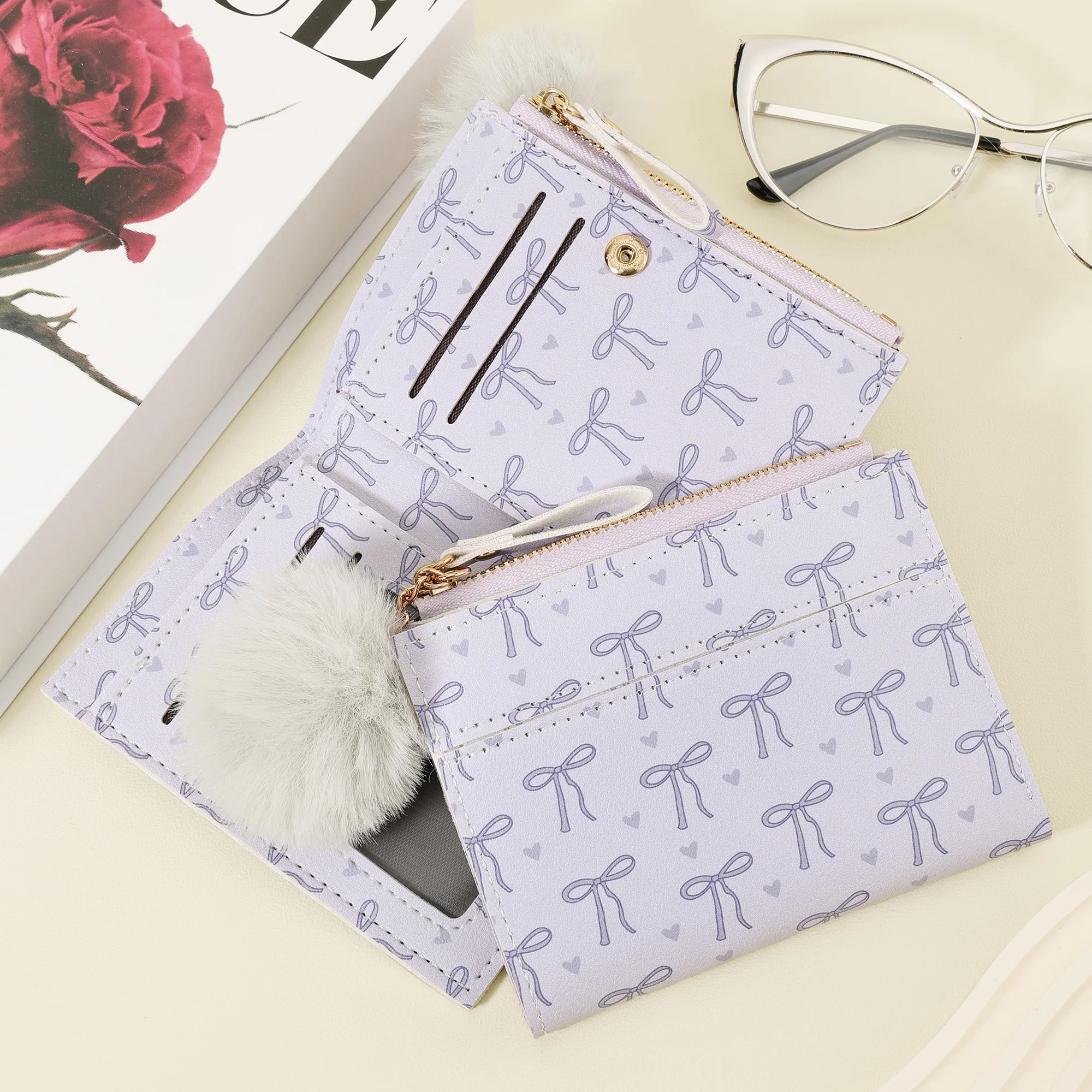 

Fashionable card holders, lightweight and portable cash Adorned with a Delicate Pom pom, fashionable coin wallet, high-quality c