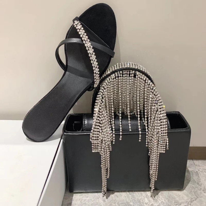 

Sandals, summer high heels, female design sense, niche temperament, socialite with diamond buckle, open toe kitten heel slippers