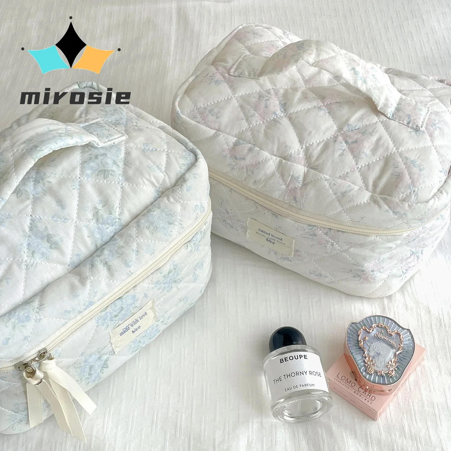 MIROSIE-Makeup Bag with Blue Floral Pattern, Cotton Wrist Strap Cosmetic Bag for Girls, Skincare Travel Organizer, Storage Bags