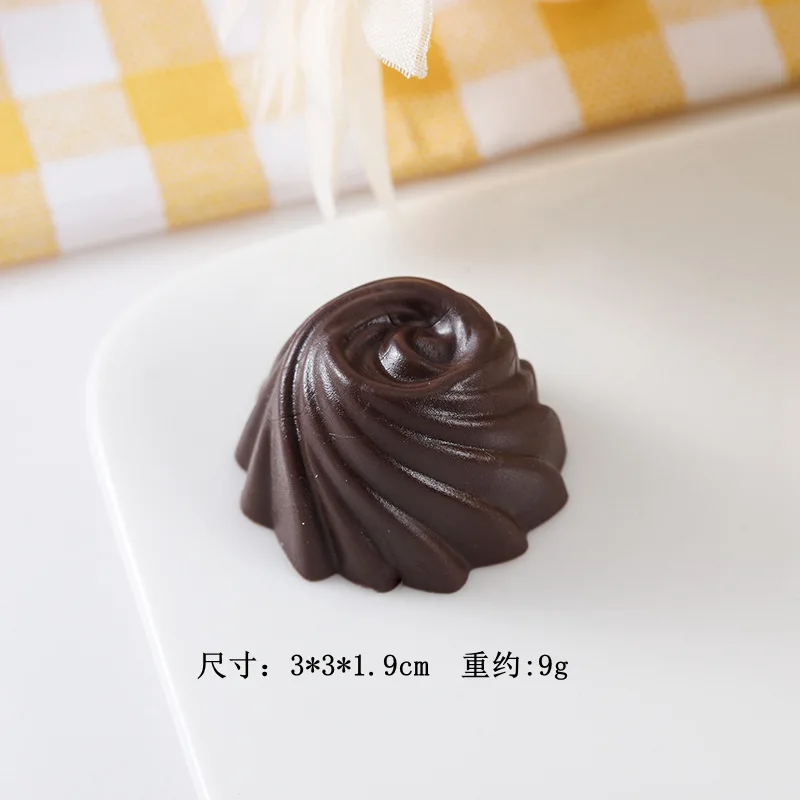 Simulierte reine schwarze Schokolade, Haselnuss, Weiß, Braun, Rumgeschmack, Dessertladen, Bäckerei, Café-Display, gefälschte Lebensmittel 8 Stück/Set – Detail 9
