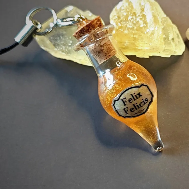 Felix Felicis Potion Magical Key Chains Pottered Keychain Luck Potion Bottle Decor Hanging Ornaments Bag Pendant Gift Kids Gift