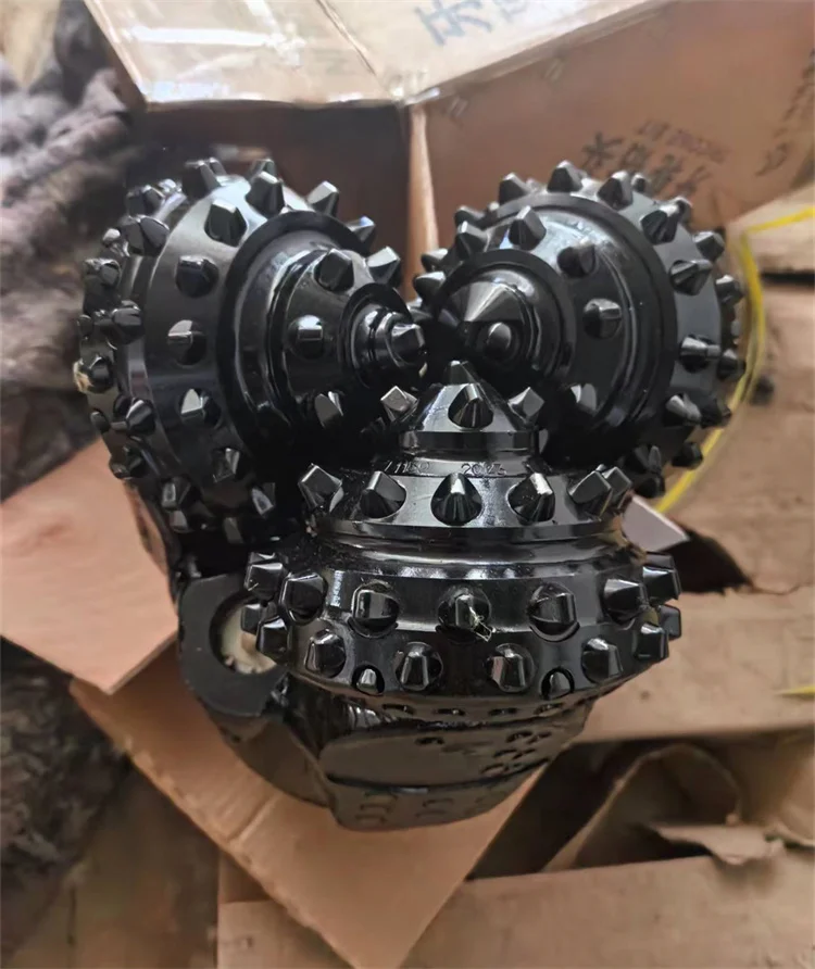 7 7/8 Zoll IADC 537 Deep Well Drilling Tci Tricone Bohrer 3-Kegel-Knopfbohrer