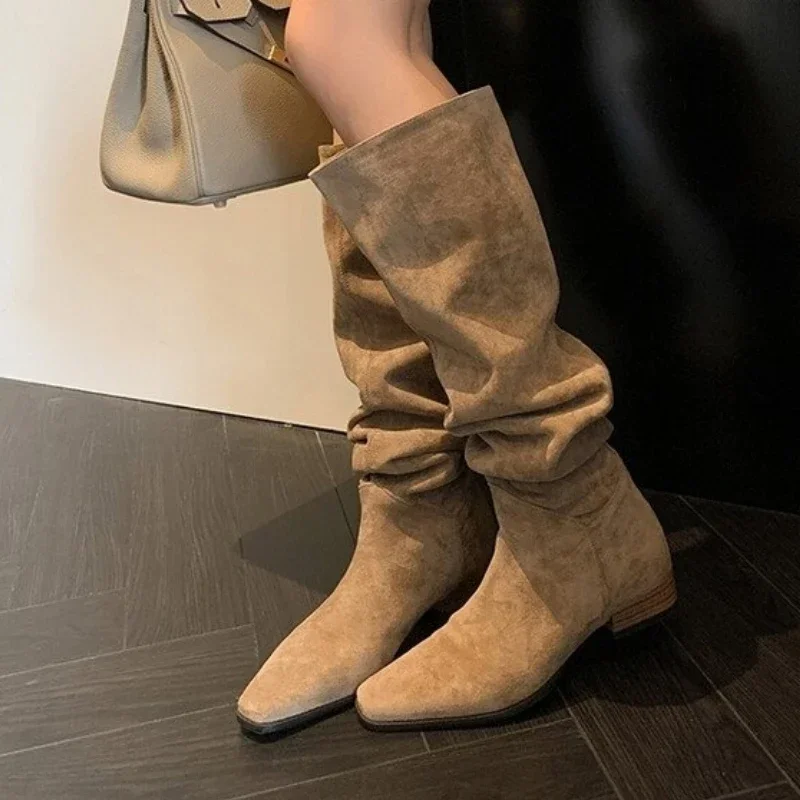 

Зимние новые стильные модные замшевые туфли-лодочки с квадратным носком, однотонные элегантные теплые повседневные нескользящие модные женские ботинки на толстом каблуке