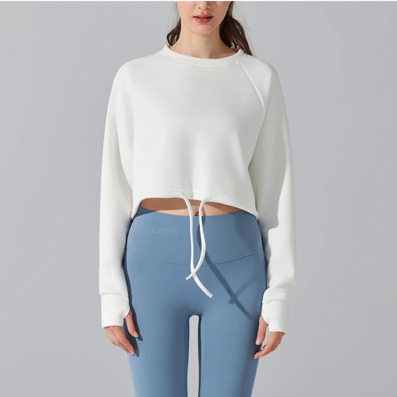 VITALINOVO Weiches, kurzes Sweatshirt mit Rundhalsausschnitt für Damen, langärmelig, Workout-Pullover, Pullover, Daumenlöcher, entspannte, leichte Oberteile – Detail 1