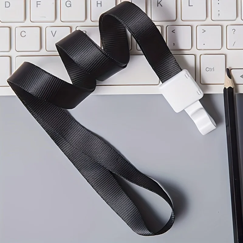 Slider-Ausweisclip – Hartschale, vertikale Kunststoff-Kartenhülle, Schutzhülle mit einziehbarer Ausweisrolle und schwarzem Umhängeband – Detail 6