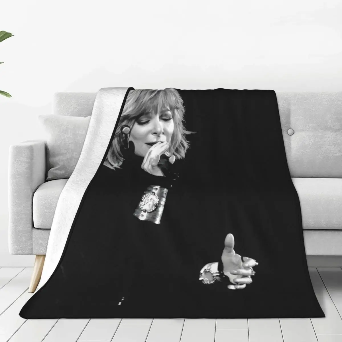 Custom Mylene Farmer Blankets Warm Flannel French Singer Throw Blanket for Sofa Bedroom Bedding