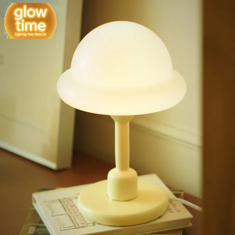 Mushroom lamp: bedside bedside style solid wood glass table lamp children's vintage cream style Korean cute atmosphere light