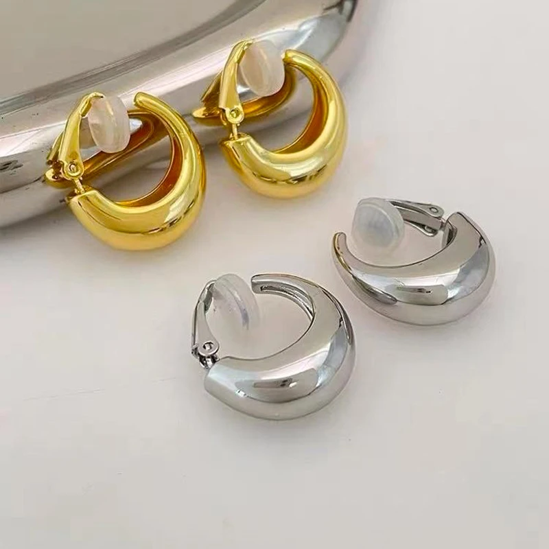 New Gold Color Round Chunky Clip on Earrings for Women Smooth Metal Thick Non Pierced Hoops Fashion Trendy Brincos Jewelry 2024