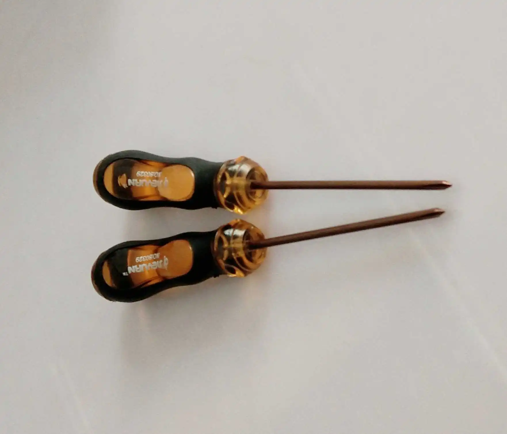 Sewing Machine Word Small Size Screwdriver, Plum Blossom Small Size Screw Knife Screwdriver Manual Hardware Belt Magnetic F