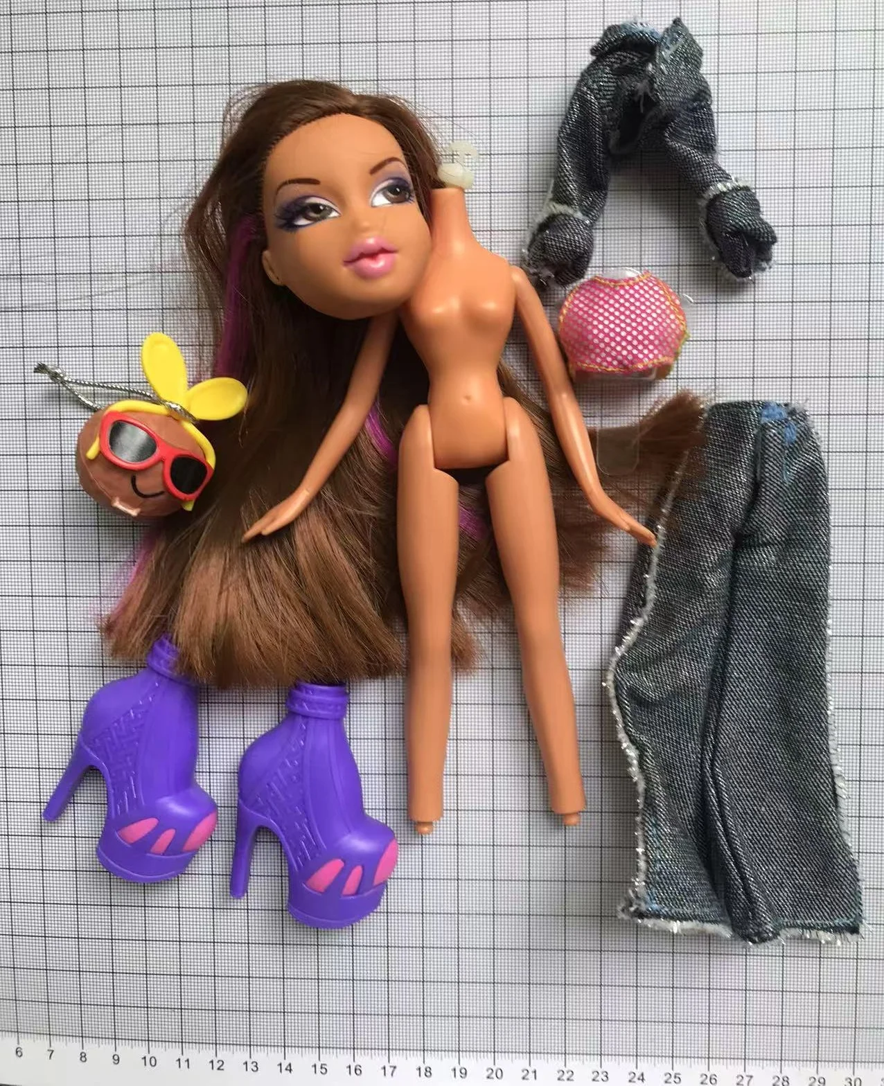 

MINISO Sexy Mouth Limited Edition Doll Head with Complete Body Clothes Shoes Bags Full Doll Collectible Toy Figure