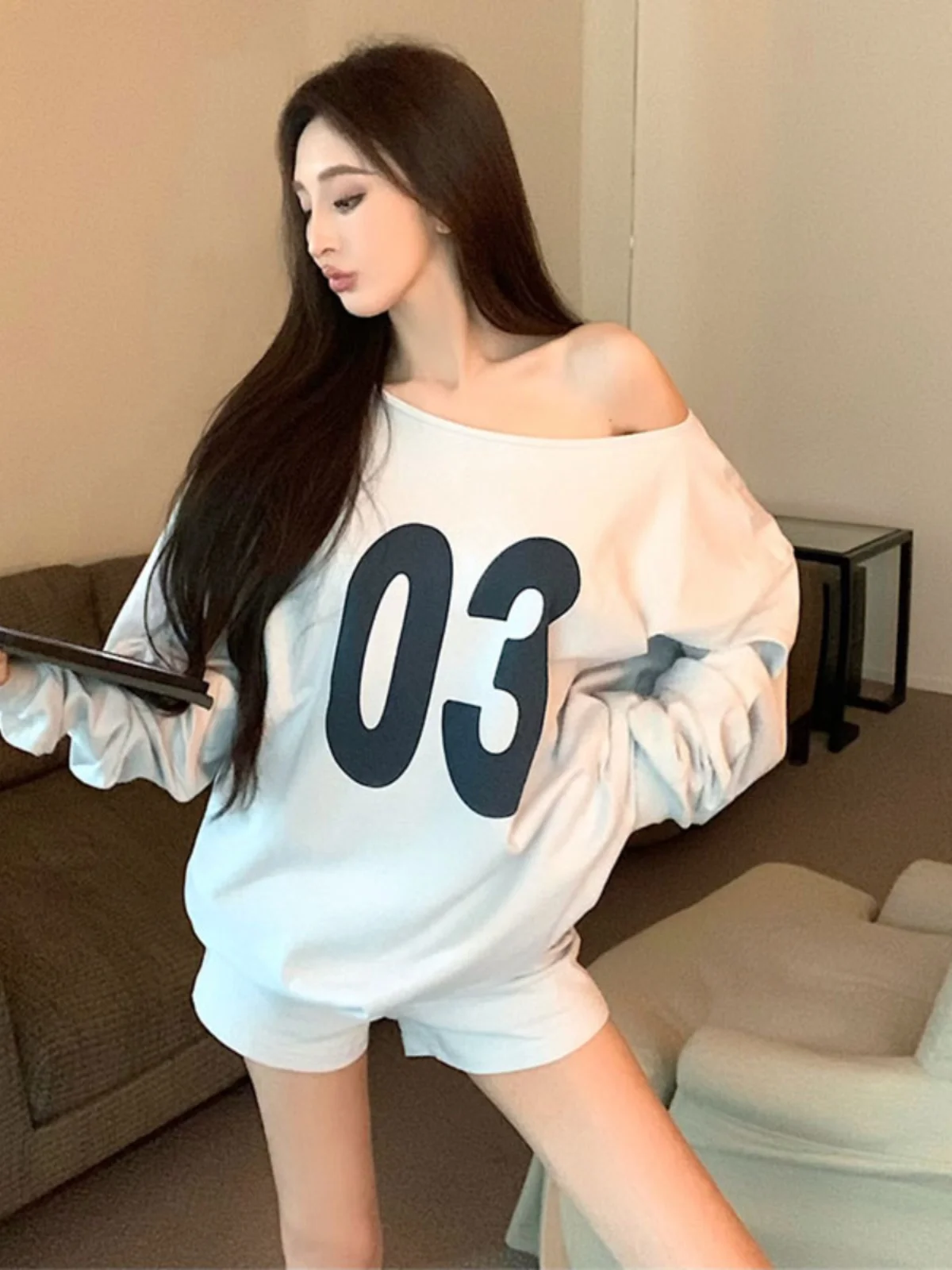 

Faionable Casual Sweatirt Set Women's American Retro Letter One-oulder Top orts Two-Piece Set Polyester Fabric