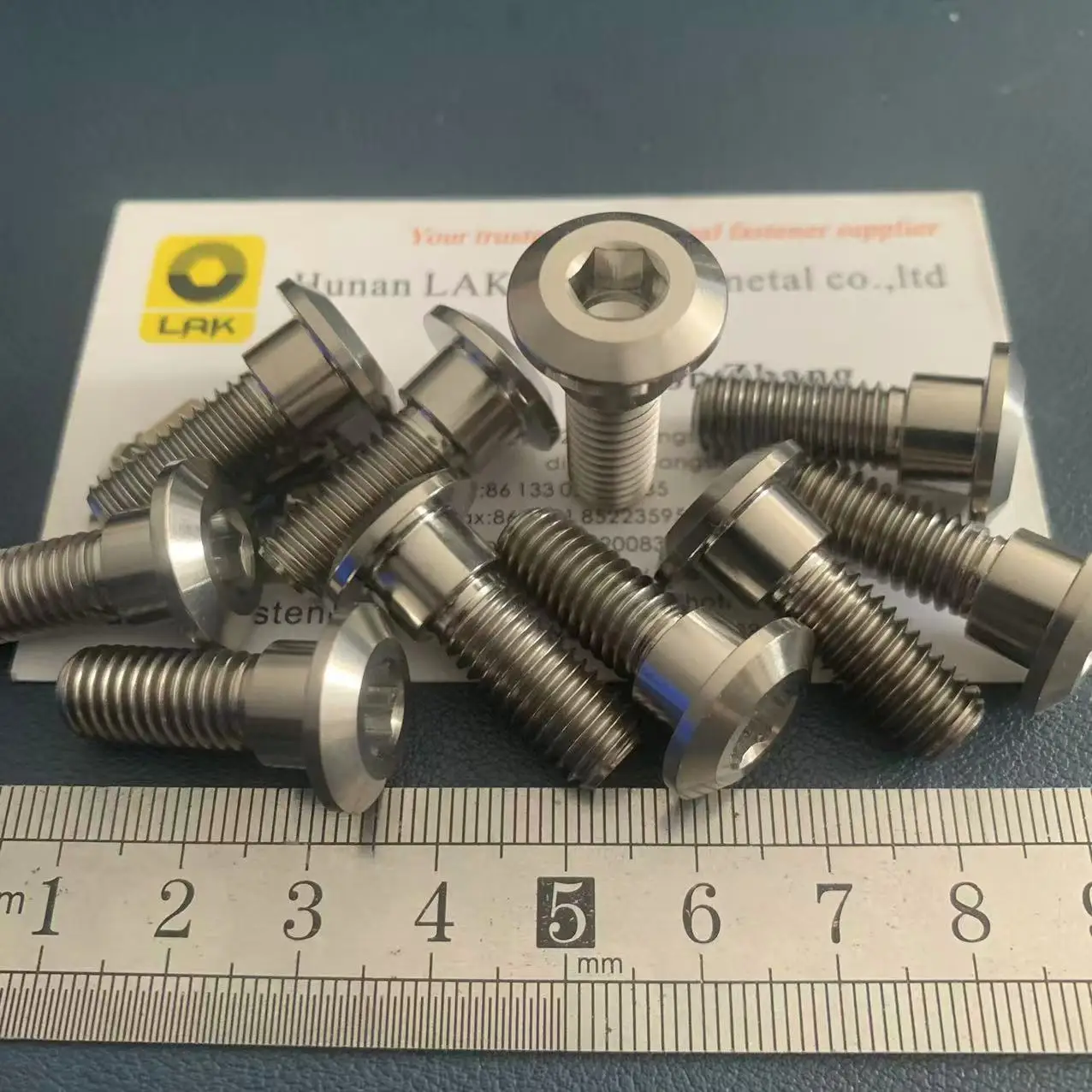 M8x24 Gr5 مسدس المقبس سبائك التيتانيوم الترباس/المسمار مع جولة الرقبة 10x6 لفرامل المحرك