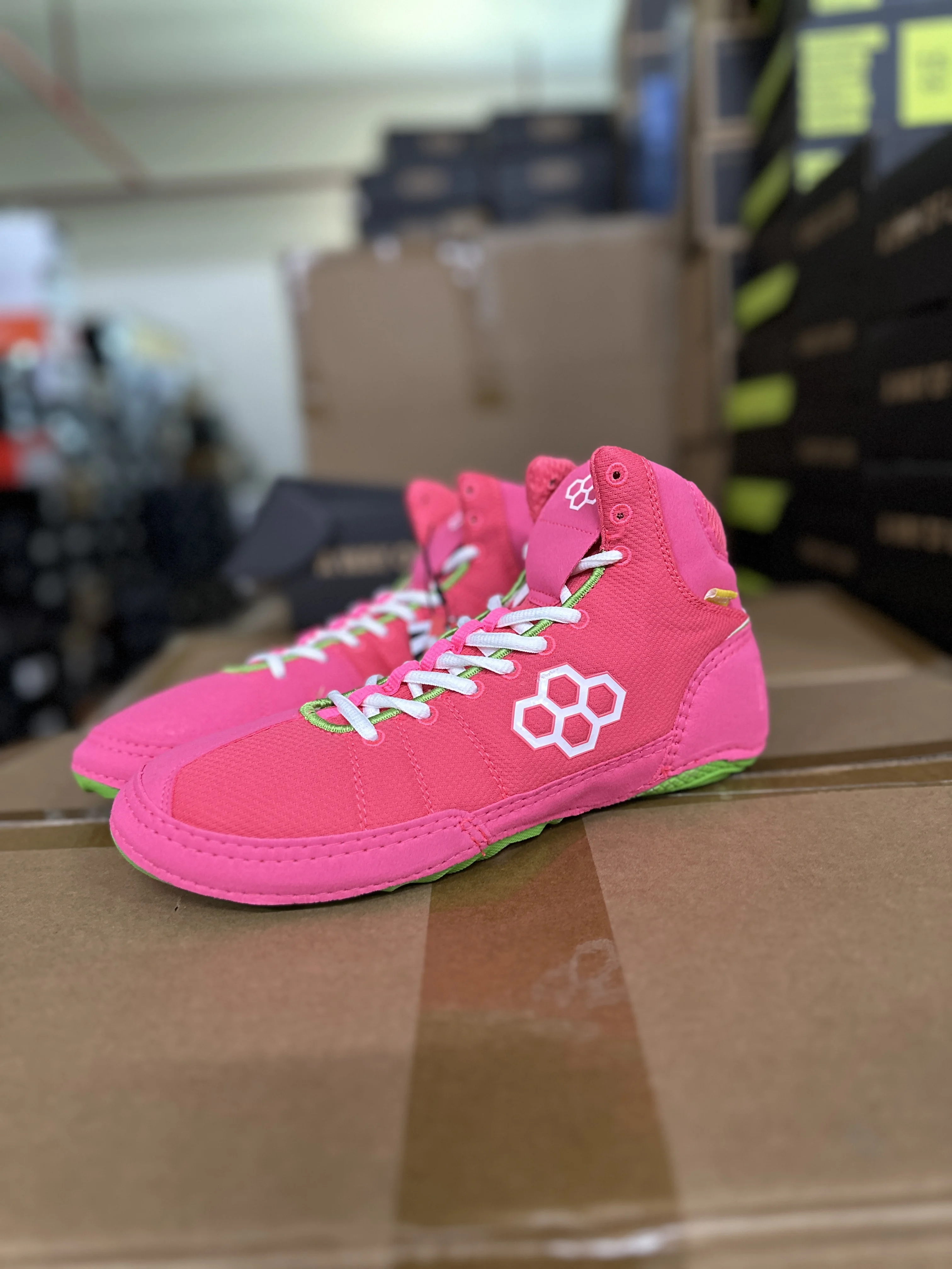 professional-wrestling-shoes-high-top-fighting-shoes-boxing-sambo-squat-weightlifting-training-shoes-color-block-boxing-shoes