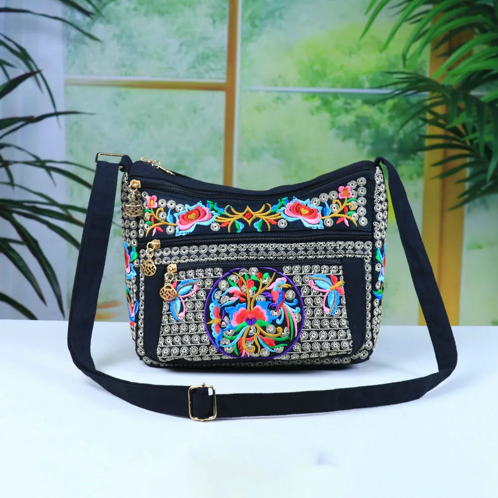 Ethnic style embroidered crossbody bag, new fashionable small bag, women\'s summer versatile bag, casual women\'s canvas