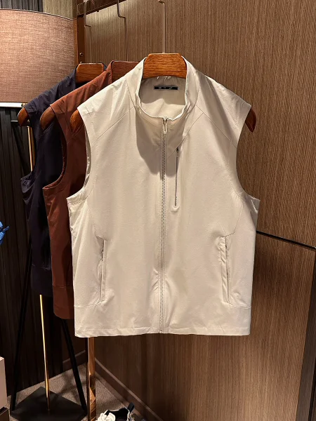 Men's Casual Style Lightweight Versatile Simple Design Premium Quality Vest Tank Top for Autumn Season Business Gentleman