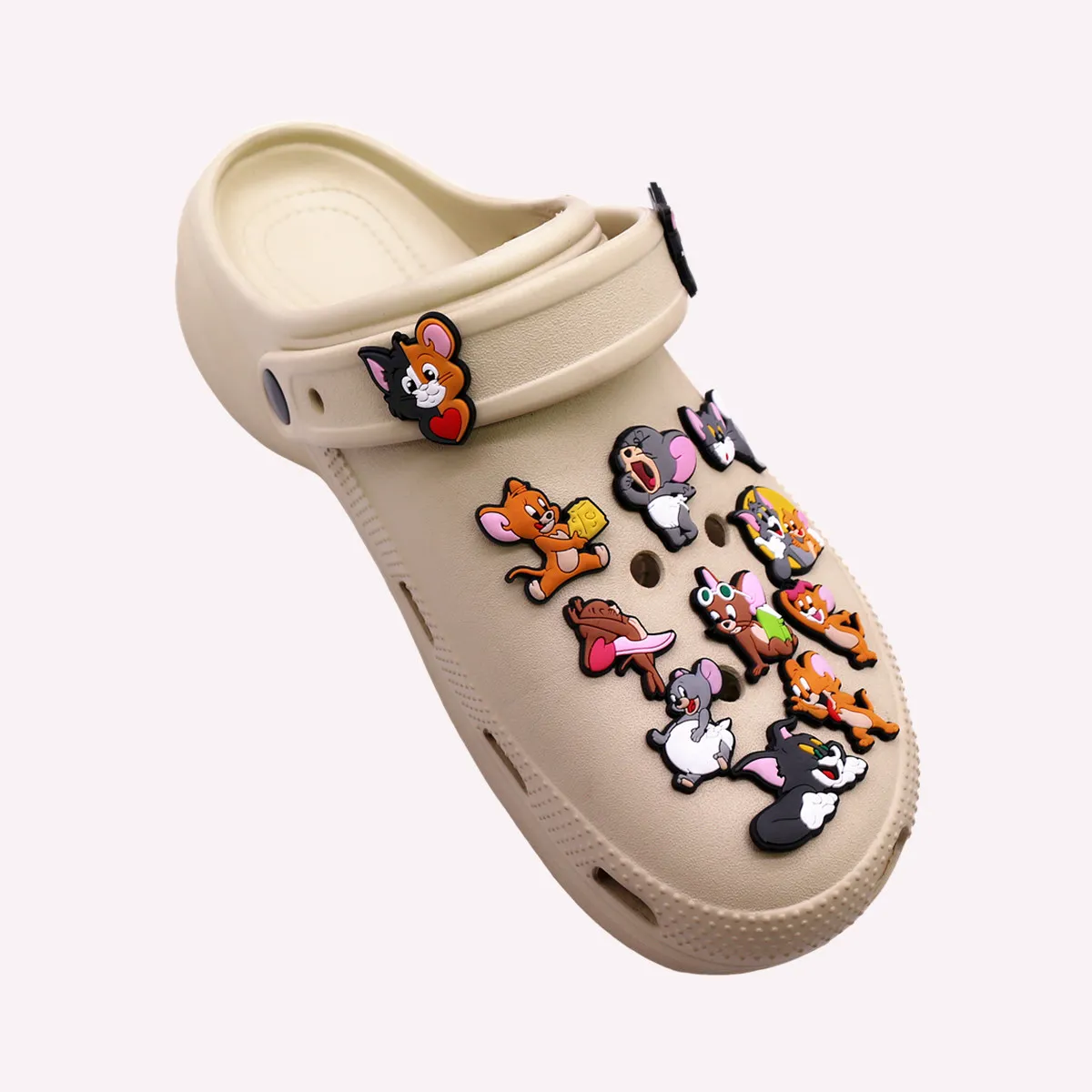 MINISO 1pcs Tom and Jerry Shoe Charms Funny Cat Rat Sandals Decorations Accessories Clog Pin for Bracelet Beach Bag Friend Gifts image 3