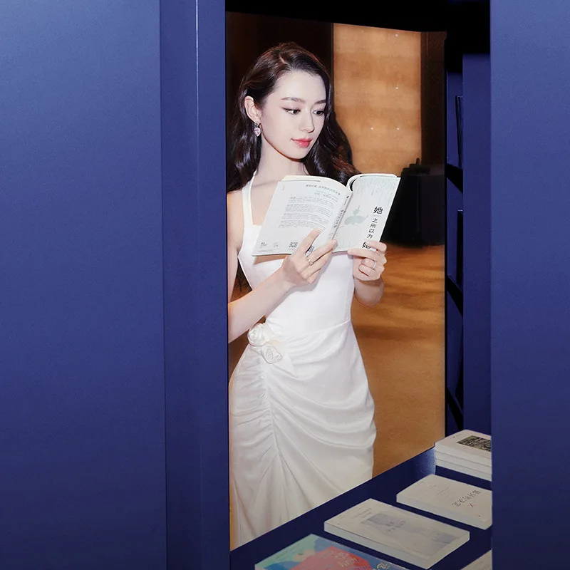 Белое вечернее платье с бретелькой на шее для женщин2025Новое легкое роскошное нишевое элитное атласное платье русалки для ведущего банкета