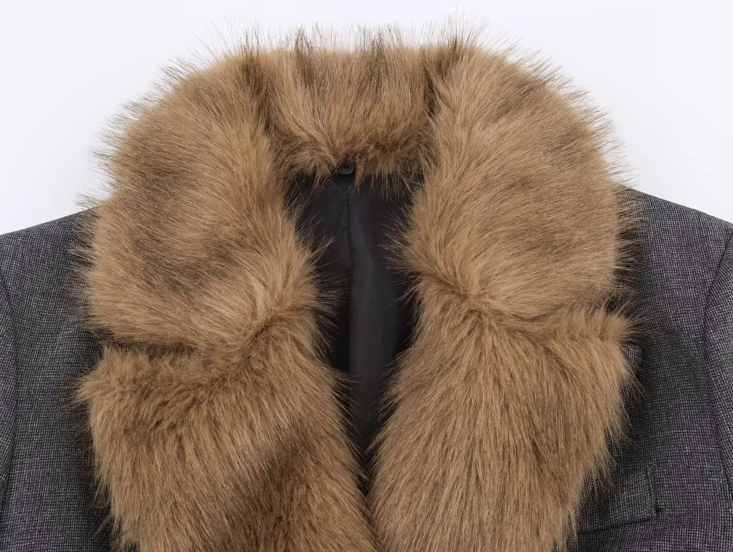 ملابس نسائية جديدة لعام 2025: سترة عصرية ذات ياقة ذات تأثير من الفرو الصناعي على الطراز الأوروبي والأمريكي #3