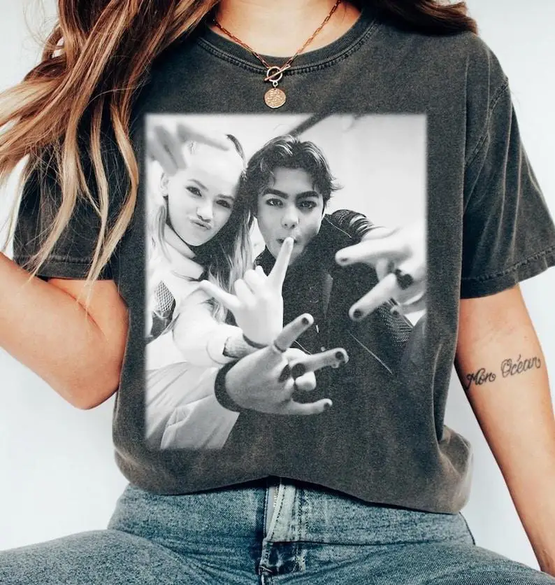 

Футболка Malachi Barton Freya Skye Футболка Descendants Zombies Worlds Collide Tour, Rise of Red Gift