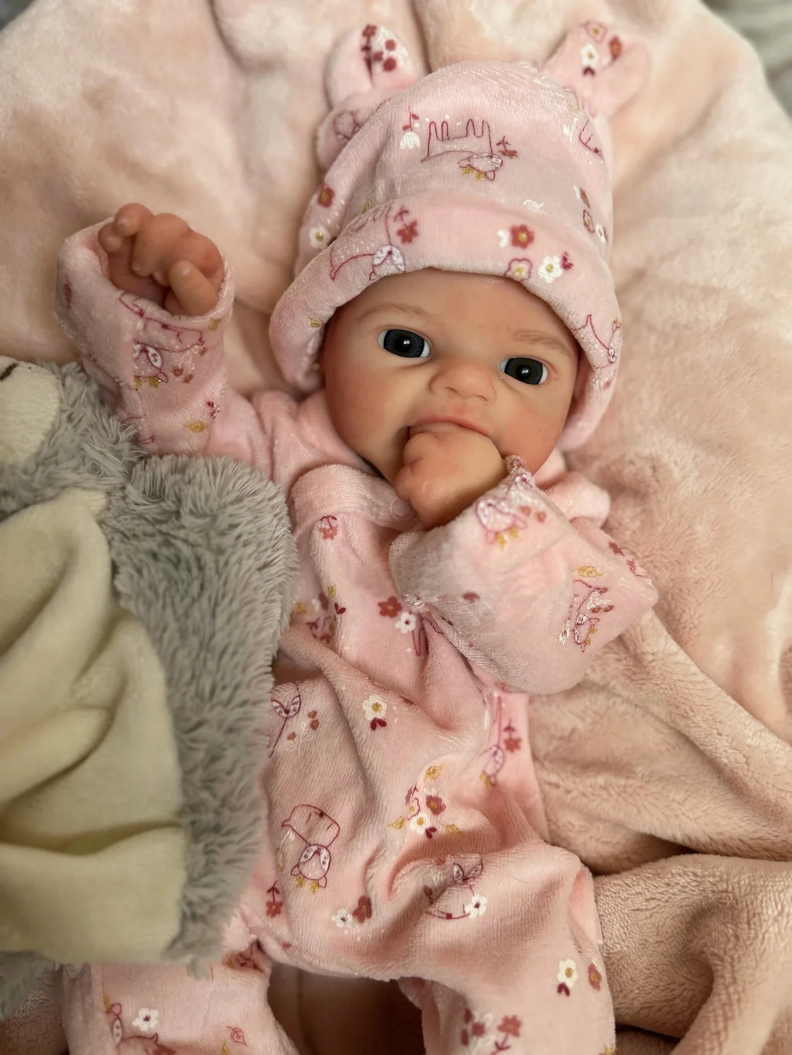 귀여운 웃는 15.7 인치 오픈 입 실리콘 소녀 인형 페인트 대머리 소프트 터치 느낌 유연한 비비 다시 태어난 인형 어린이를위한