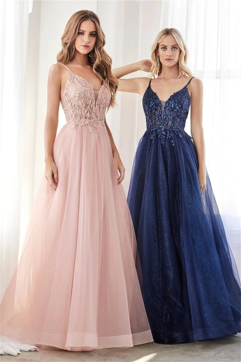 Tulle Spaghetti Straps V-Neck Prom Dresses Lace Appliques Sheer Corset Sleeveless Formal Ball Gowns A-line Long Evening Gowns