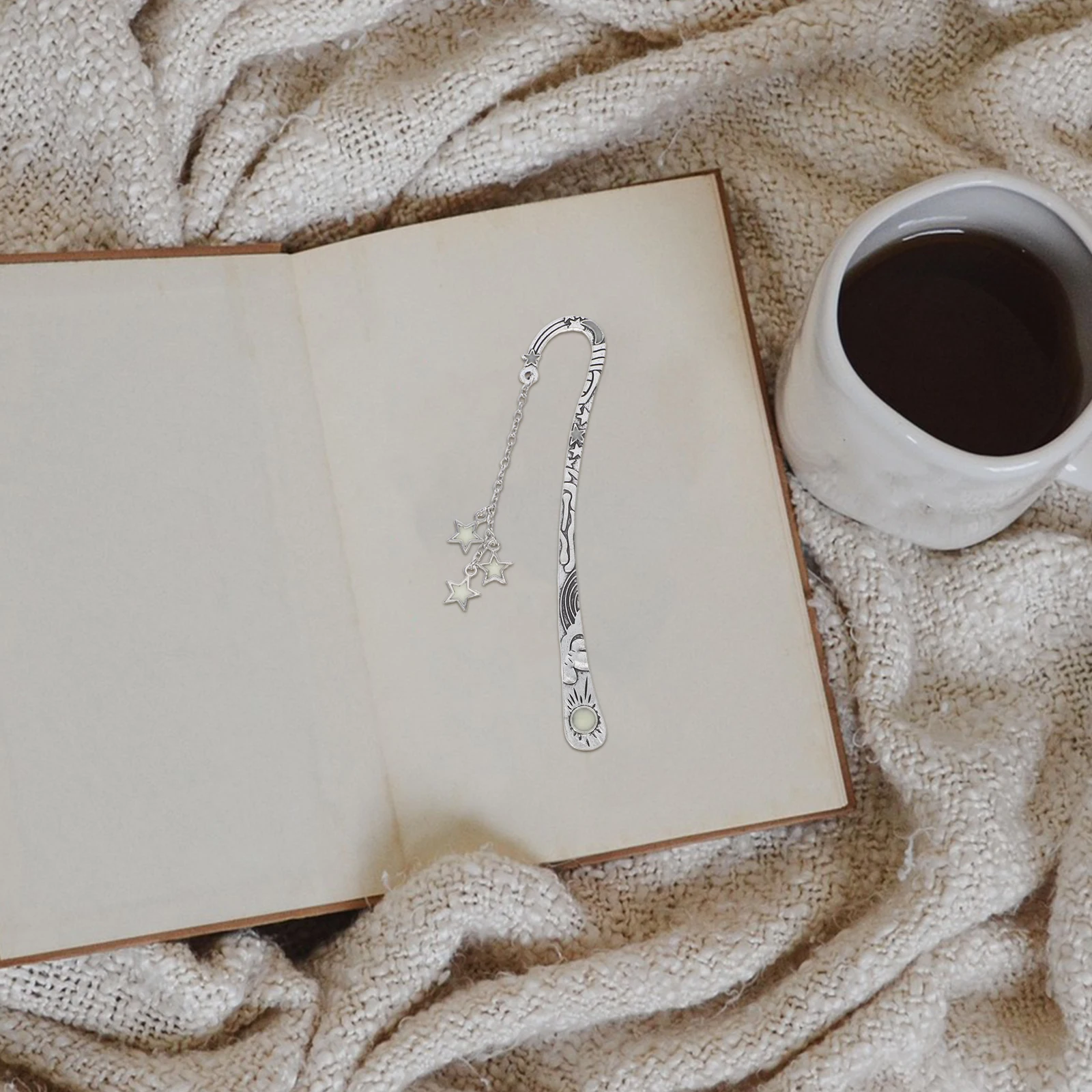 

2pcs Glow In The Dark Bookmark Metal Vintage Book Marker Dragon Star Pendant Luminous Reading Accessory Nighttime Readers