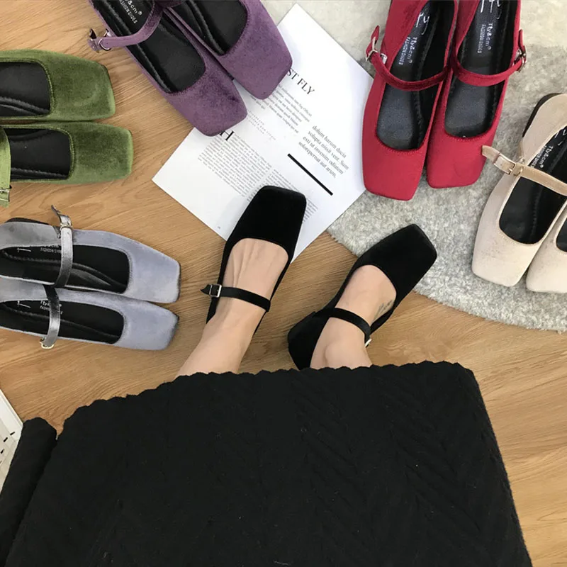 2024 Fioletowe modne damskie aksamitne płaskie buty damskie Square Toe Shallow Buckle Casual Ballet Shoes Slip-on Outdoor Mary Jane Shoes