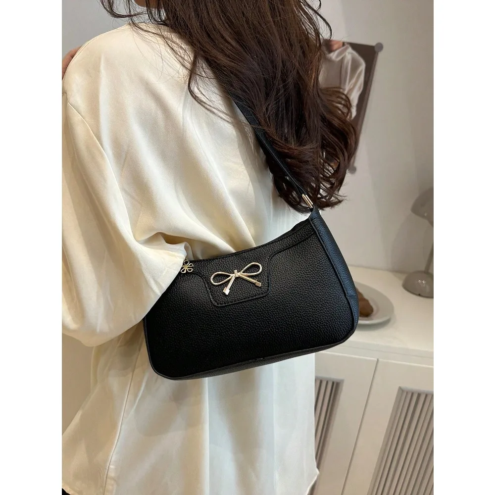 

1pc Elegant Women's Crescent Shoulder Bag - Casual Chic Faux Leather Underarm Bag, Polyester Lining, Solid Color Zipper Handbag, Suitable For Various Occasions, Dating, Travel, Gift For Girlfriend, Valentine's Day Gift, Expression Of Love , Valentine's Da