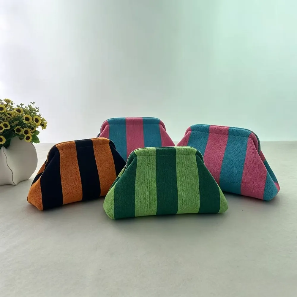 New Color-Block Striped Eye-Catching Cloud Knit Daily Commuter Storage Clutch Bag