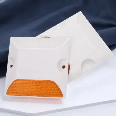 

2 шт. светоотражающие дорожные маркеры/катафоты для улучшения безопасности вождения в ночное время, устойчивые к погодным условиям, прочные, для подъездных дорог