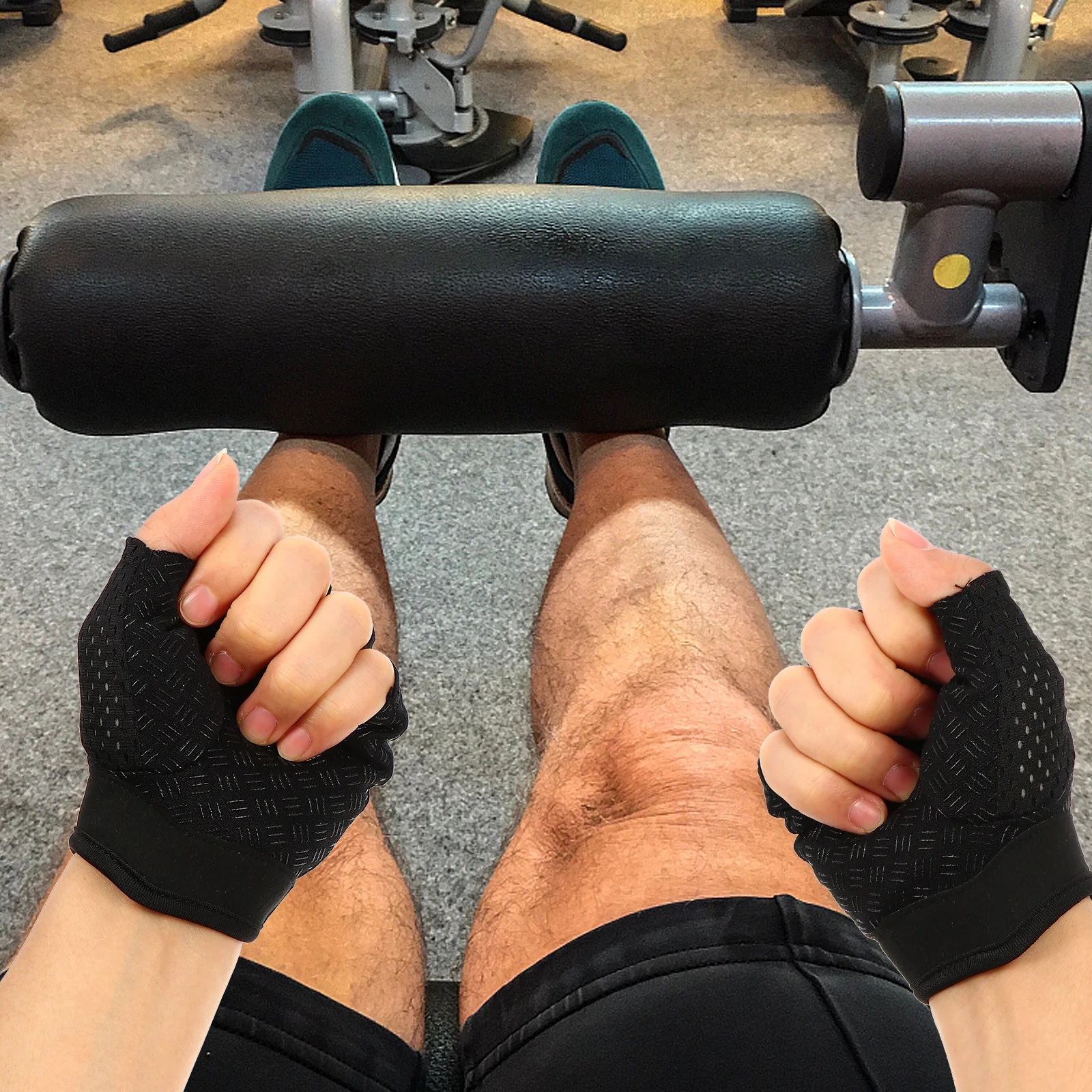 

1Pair Non-Slip Sports Gloves Exquisite Design Powerful Function Silicone Palm Cycling Golf Mountain Climbing Workout