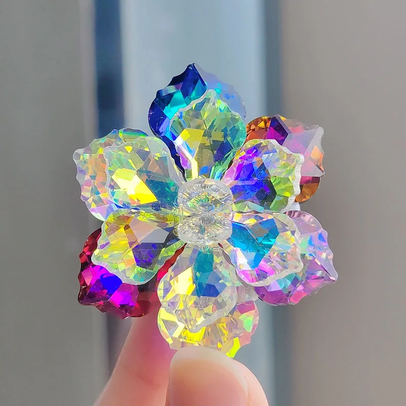 Trend Shining Glass Flower Brooches For Women 8-color Beauty Office Party Brooch Pin New Year Gifts