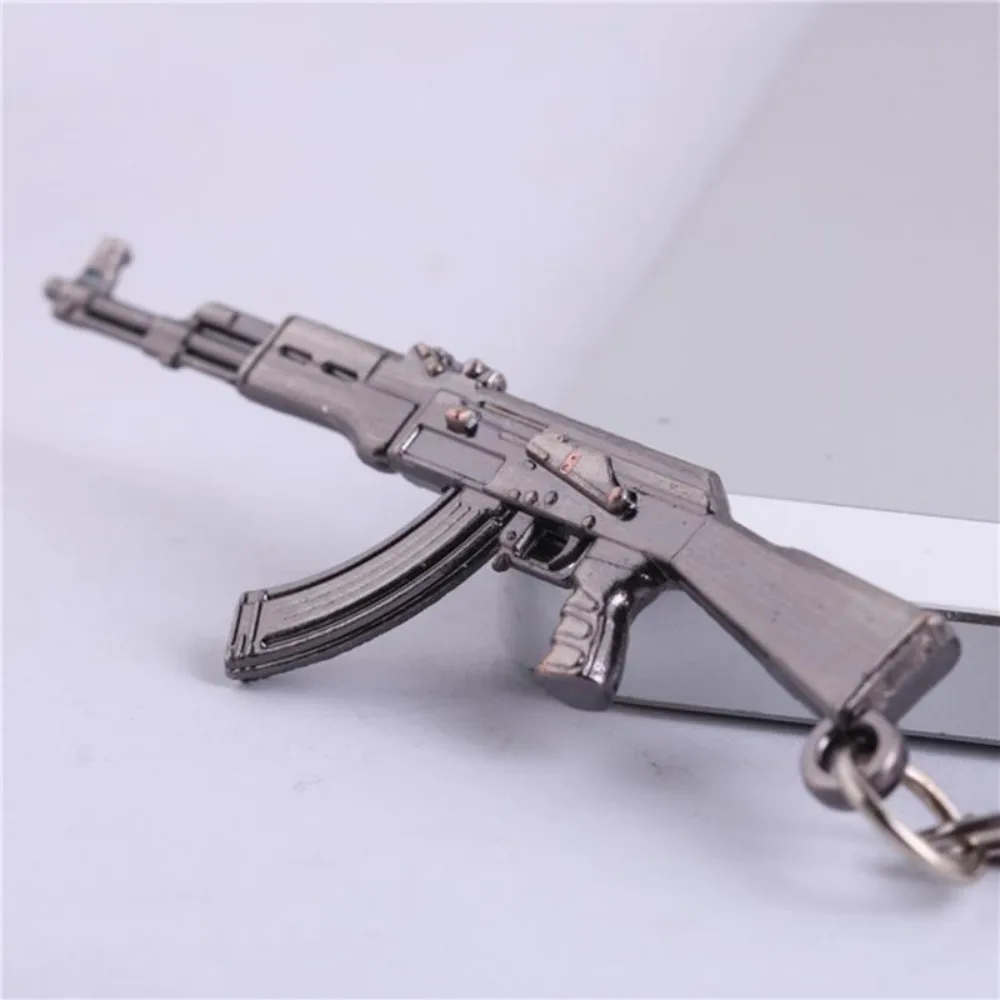 Simple Personality Niche Creative Trend Retro AK47 Gun Weapon Model Metal Pendant Keychain Punk Rock Men\'s Jewelry Metal KeyRing