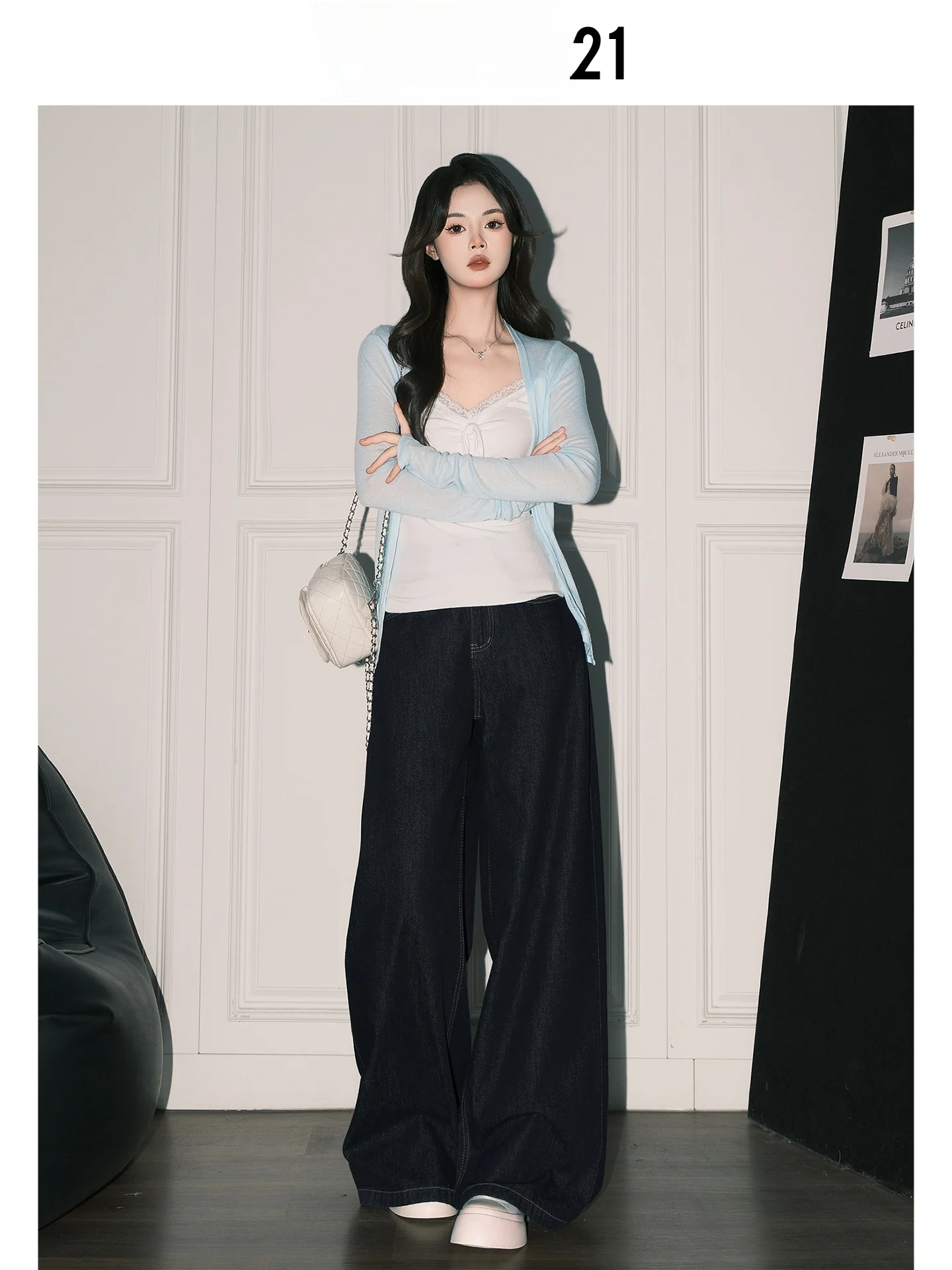 Calça Jeans Feminina Forever 21 Estilo Americano de Cintura Alta com Perna Larga, Moderna, Efeito Emagrecedor, Solta, para Silhueta Pera, Caimento Fluido e Corte Reto