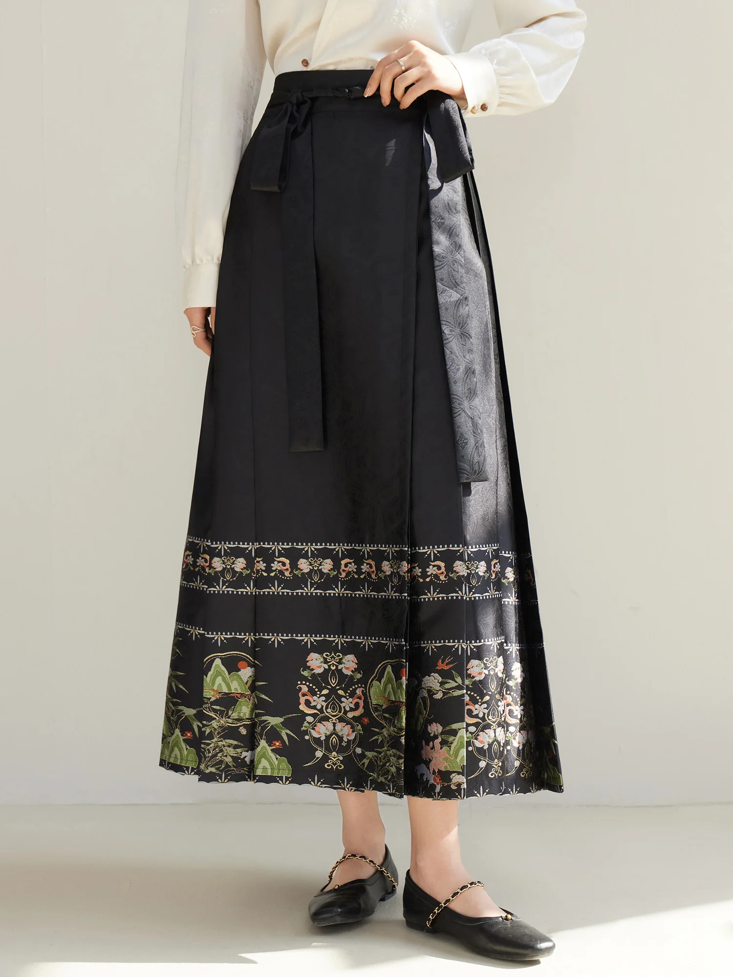 DUSHU New Chinese Style Women Long Skirts Black Horse-Face Pleated Skirt Lace-up Waisted Female Red Skirt 24DY81044