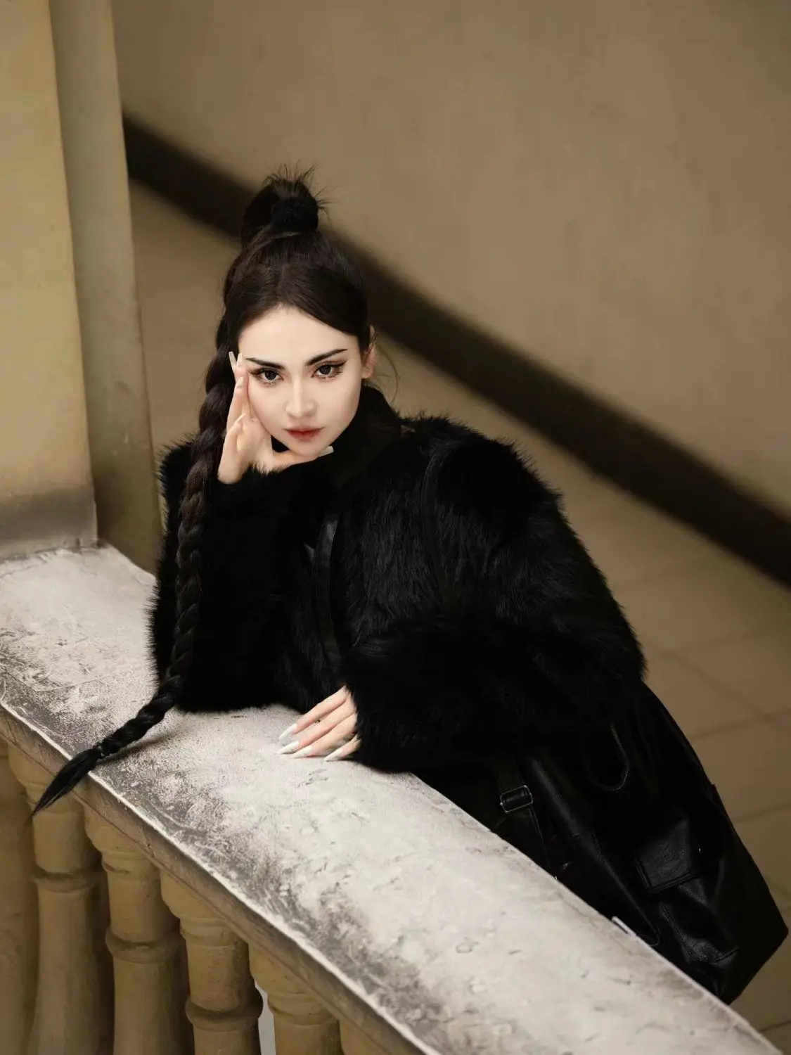 

Пальто с запахом на шею из искусственного меха, женские стеганые зимние пальто, съемные, стильные, с карманами из овечьей шерсти, женские модели, разноцветные, двухцветные