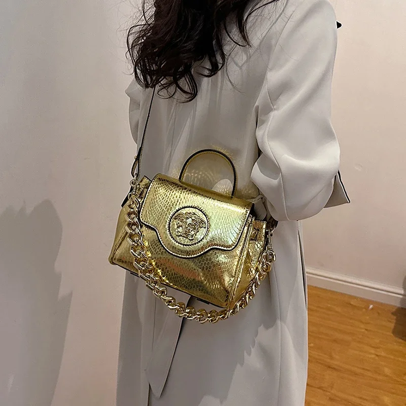 حقيبة كروس جلدية أنيقة للنساء من المصمم الشهير - حقيبة يد كلاسيكية أنيقة للسيدات للسفر