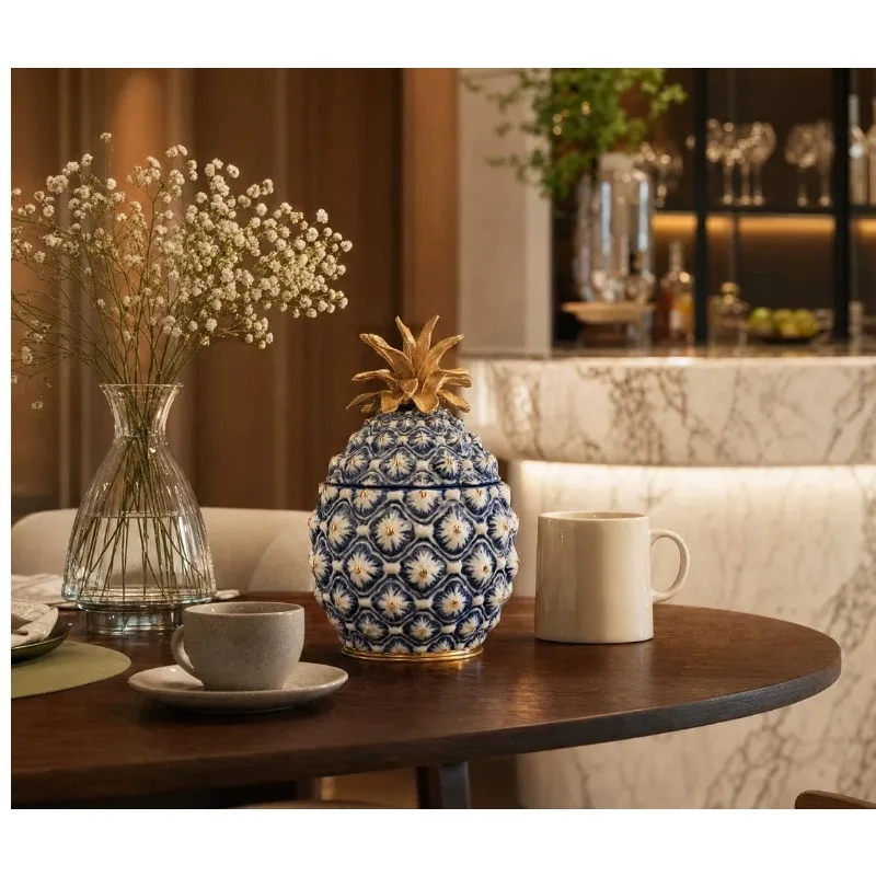 New Chinese blue and white pineapple jar ceramic boutique high-end storage artifact creative ornament