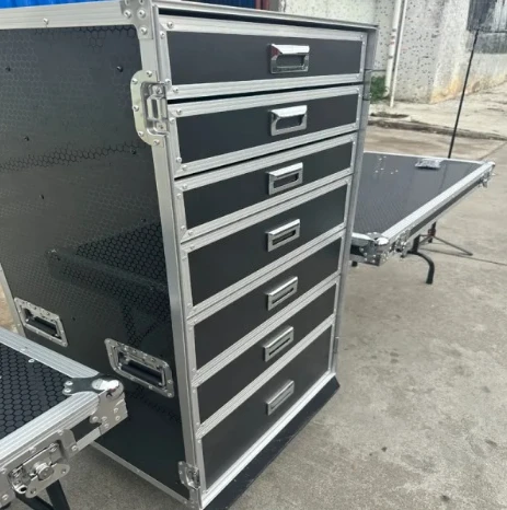 High-quality flight cases and custom-made road cases in any size