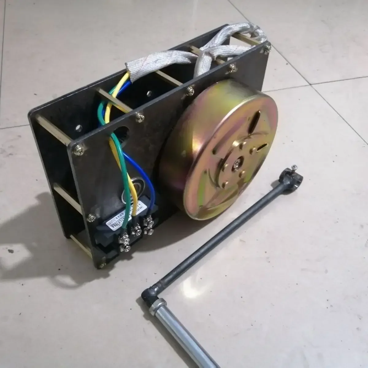 

Range Extender Hand Generator 2000 Watts 48 Volts 72 Volts 220 Volts AC Charging Can Be Customized