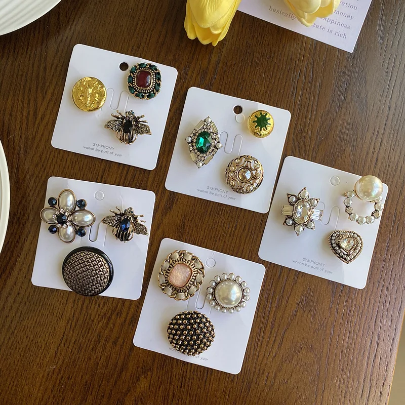 Vintage Palace Crown Cross Pearl Crystal Brooch Lapel Pins For Women Girls Classic Elegant Office Suit Coat Brooches Badges Gift