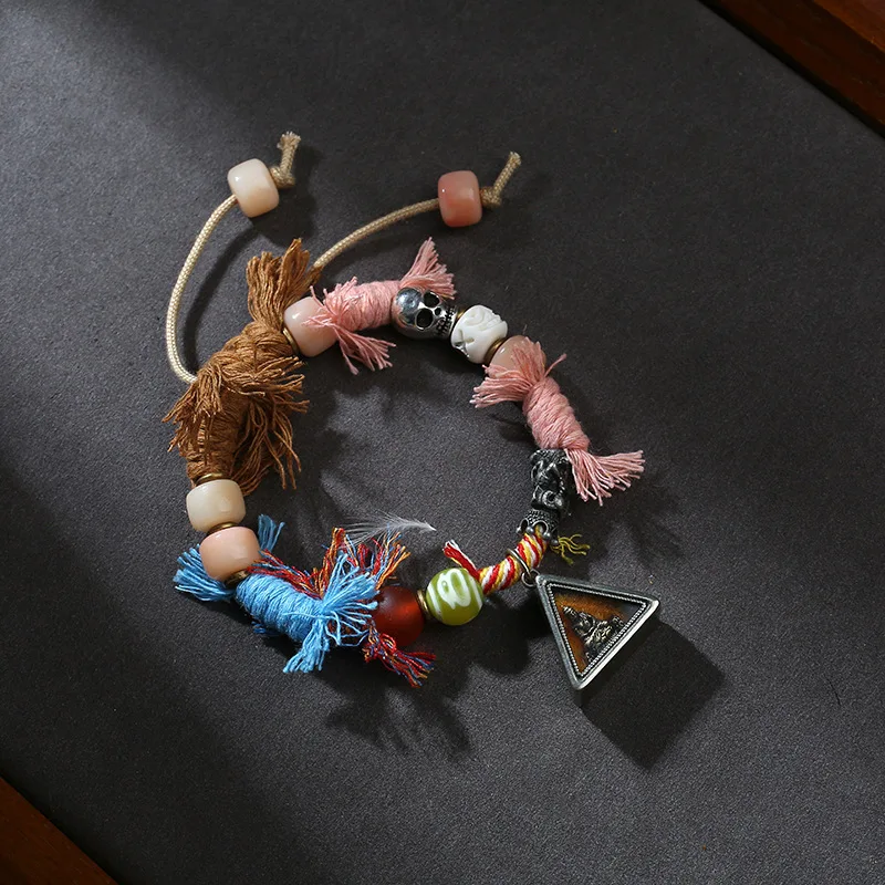 

Tibetan style Gawu box hand rope, hand woven lotus seat hanging rope, unisex ethnic style jewelry, niche design