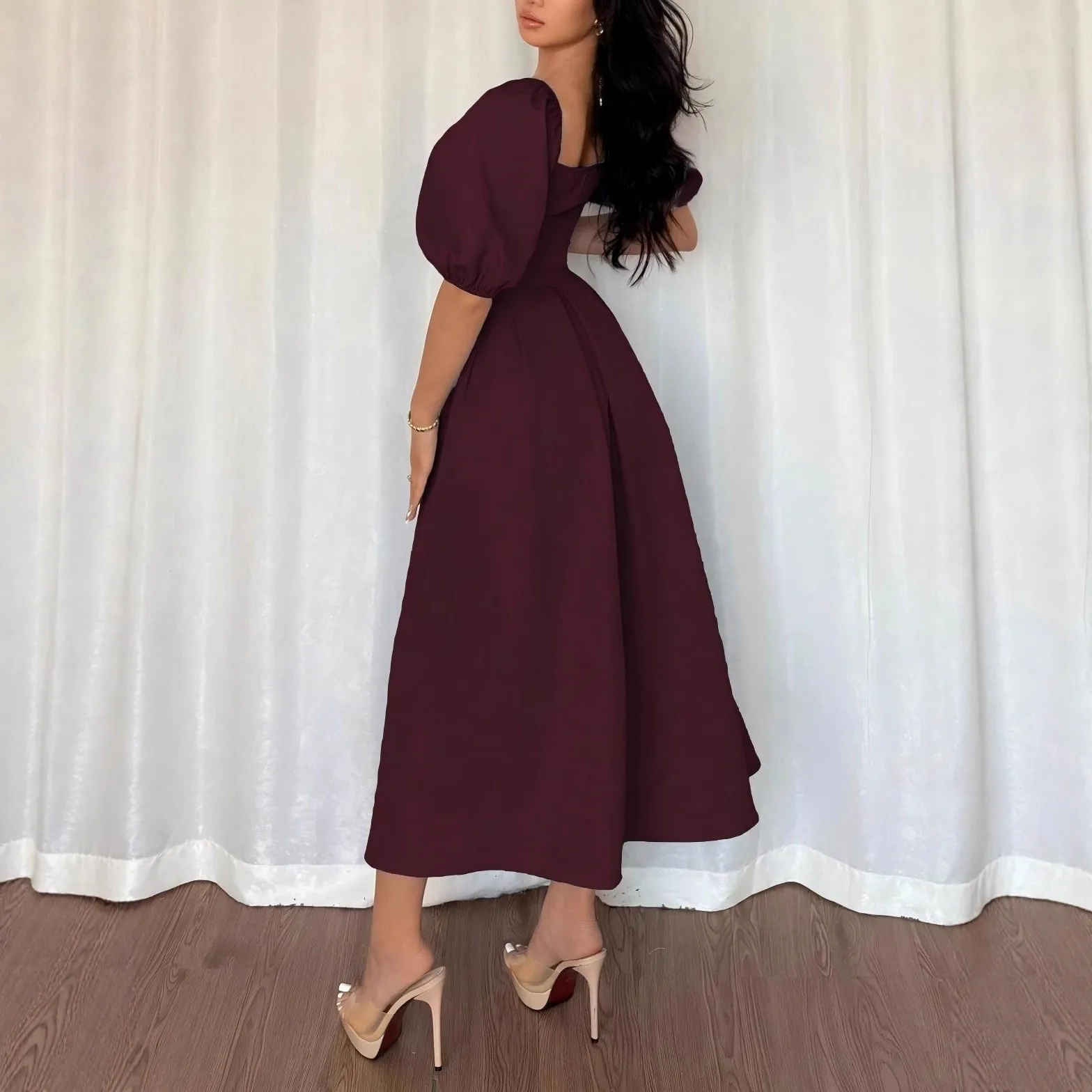 Weinrotes Gala-Abendkleid mit Plissiertem Rock - alternate angle