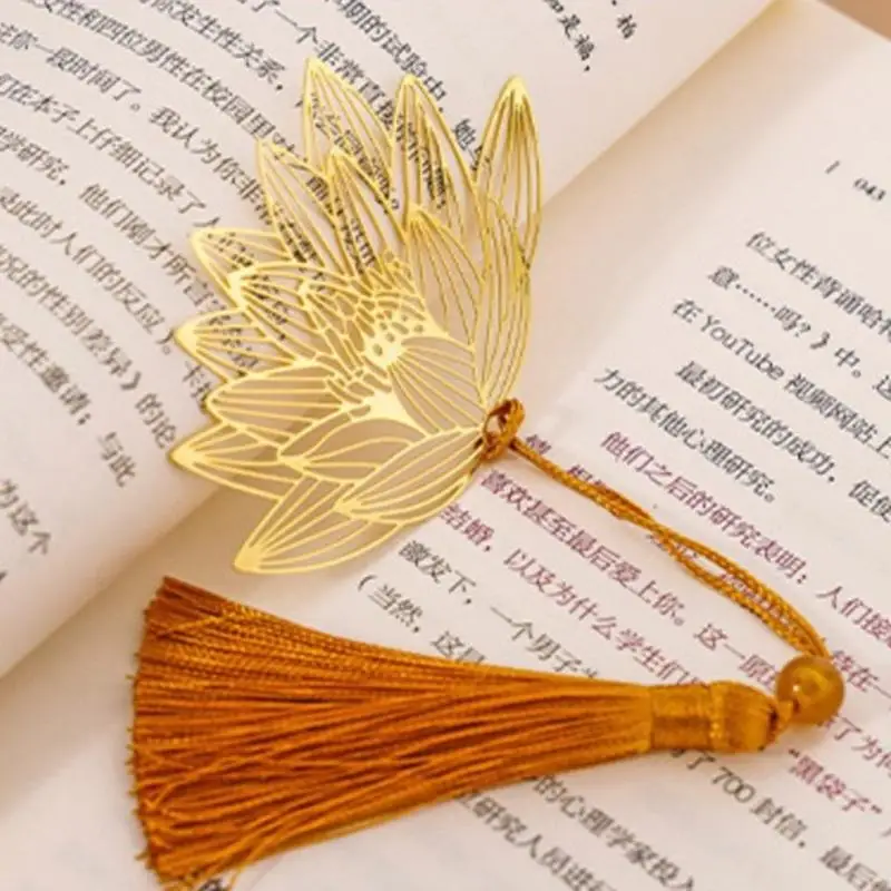 C90C 4Pcs Vintage Bookmarks Metal Leaf Bookmarks with Pendant Classical Bookmarks Set