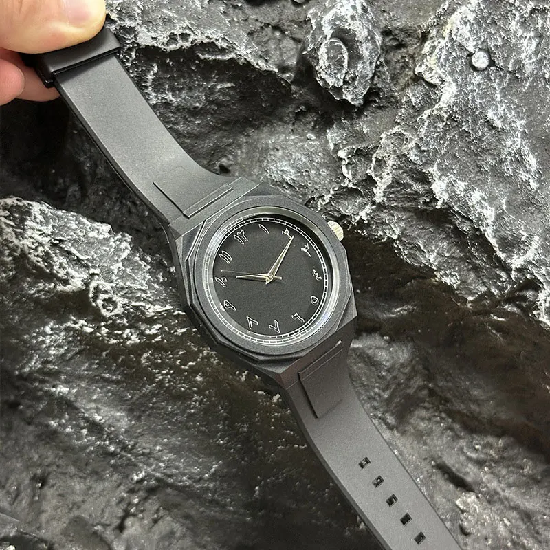 

Настраиваемый логотип бренда, легкие роскошные нишевые часы, литературные часы, изысканные модные кварцевые мужские часы