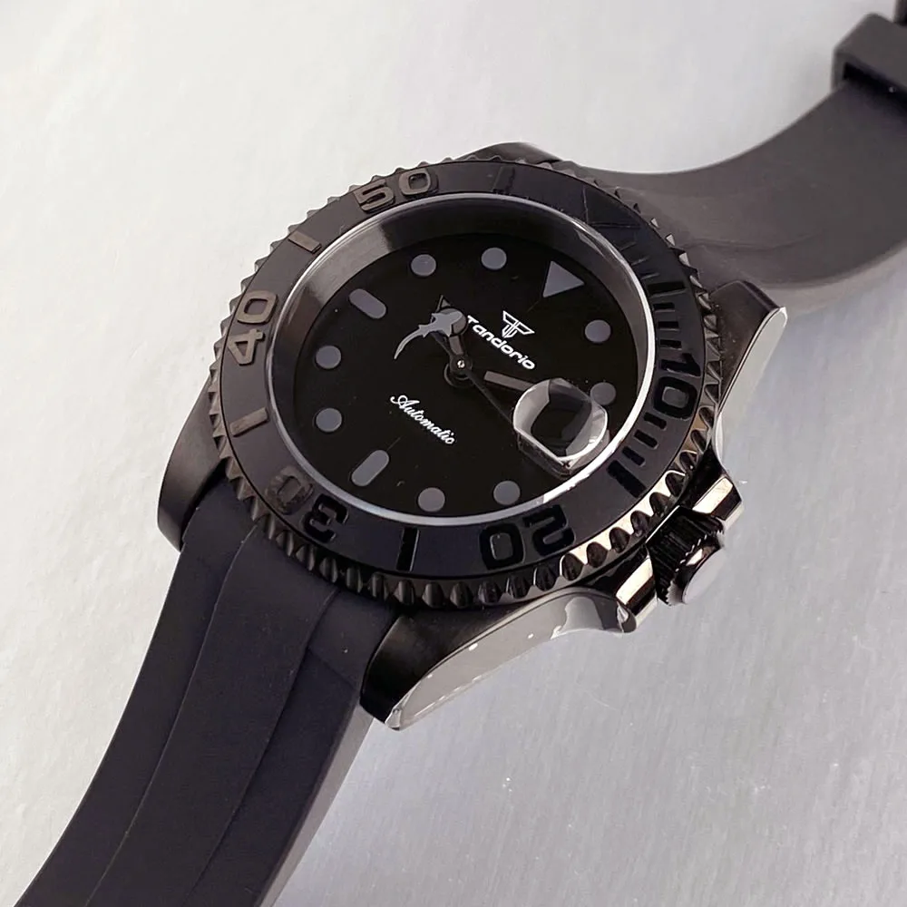 Customized Logo Classic Black Diver Watch Shark Hands PVD Coating Sapphire Glass 200m Waterproof NH35 Mechanical Automatic Watch